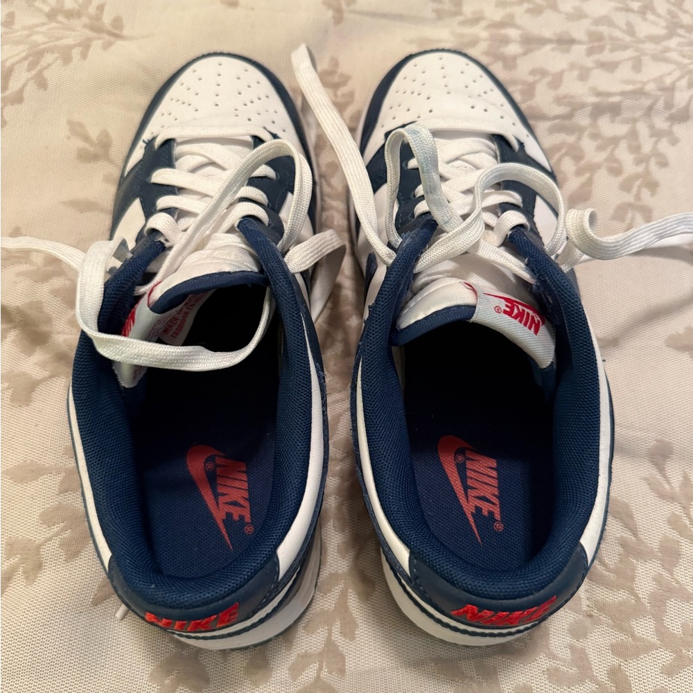 Men’s Nike White and Navy Sneakers with Red Accents